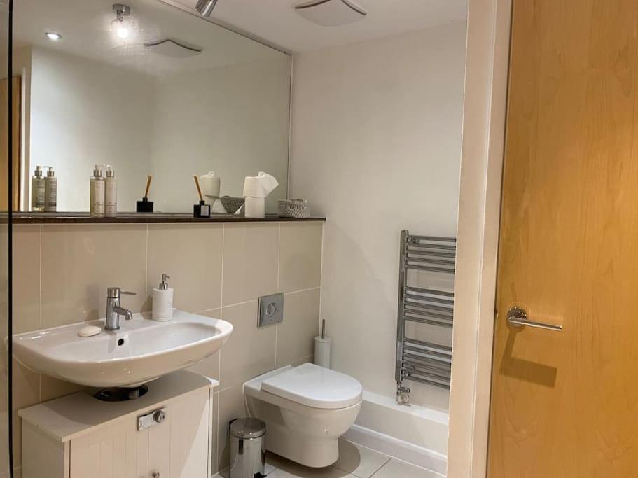 Modern Apartment, Fistral Beach New Quay Εξωτερικό φωτογραφία
