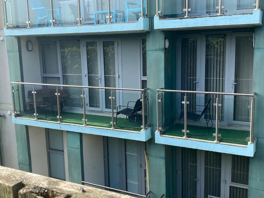 Modern Apartment, Fistral Beach New Quay Εξωτερικό φωτογραφία